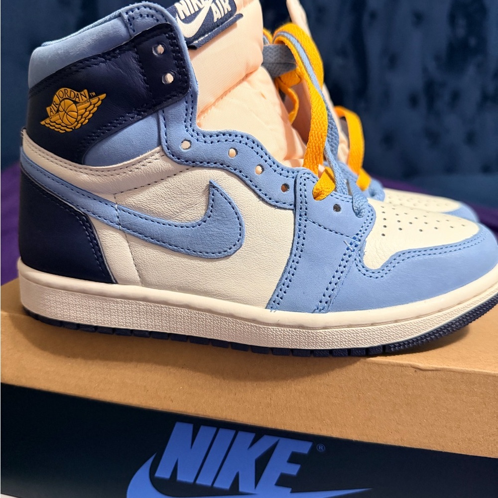 Nike Women Air Jordan 1 High-Top Sneakers -